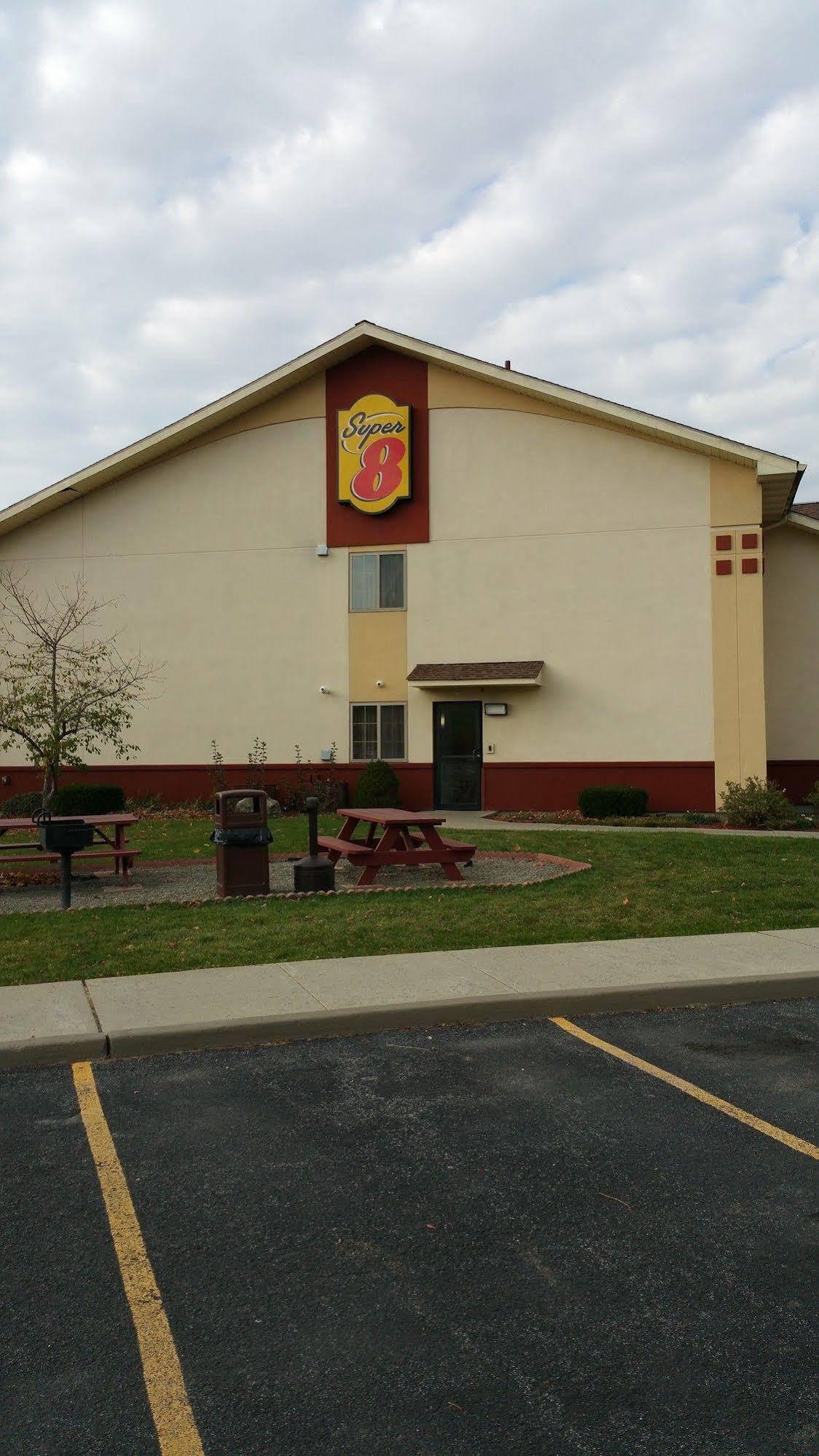 Super 8 By Wyndham Cobleskill Ny Екстериор снимка