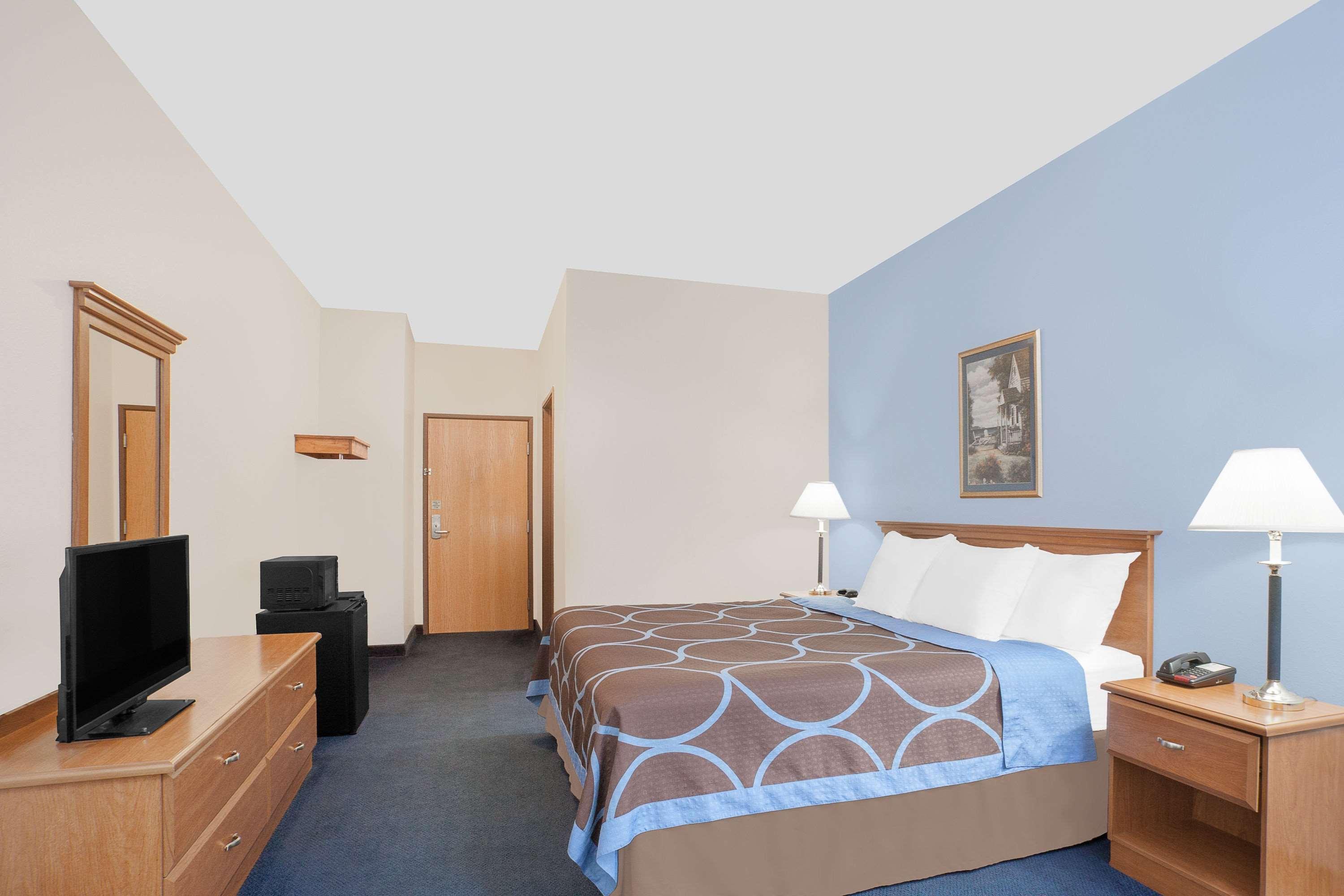 Super 8 By Wyndham Cobleskill Ny Екстериор снимка