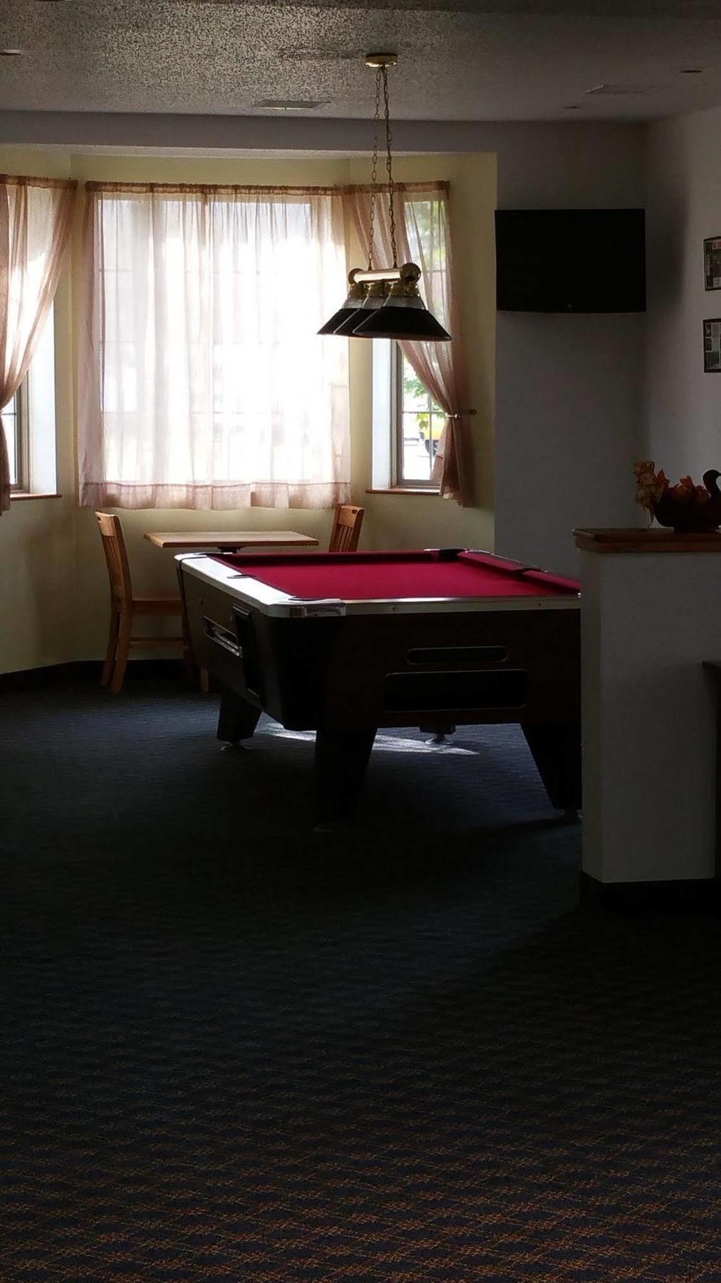 Super 8 By Wyndham Cobleskill Ny Екстериор снимка